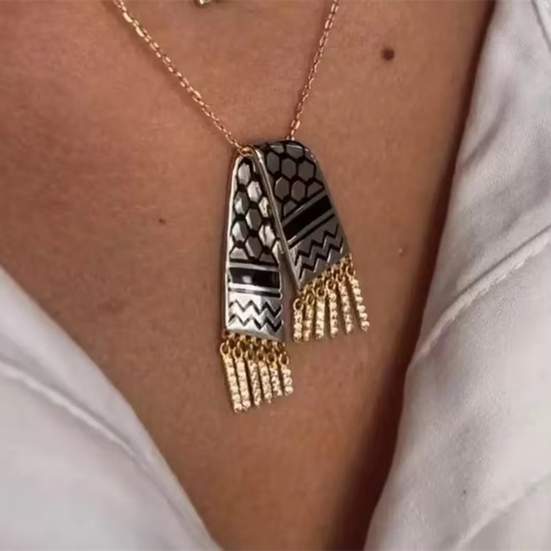 Rvs Sjaal Vorm Zirkoon Hanger  - Men'S Fashion Qatar recensie en prijs